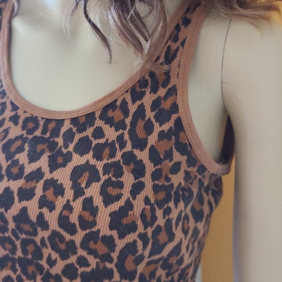 VS Ribbed Cheetah Tank - Picture 10 of 10